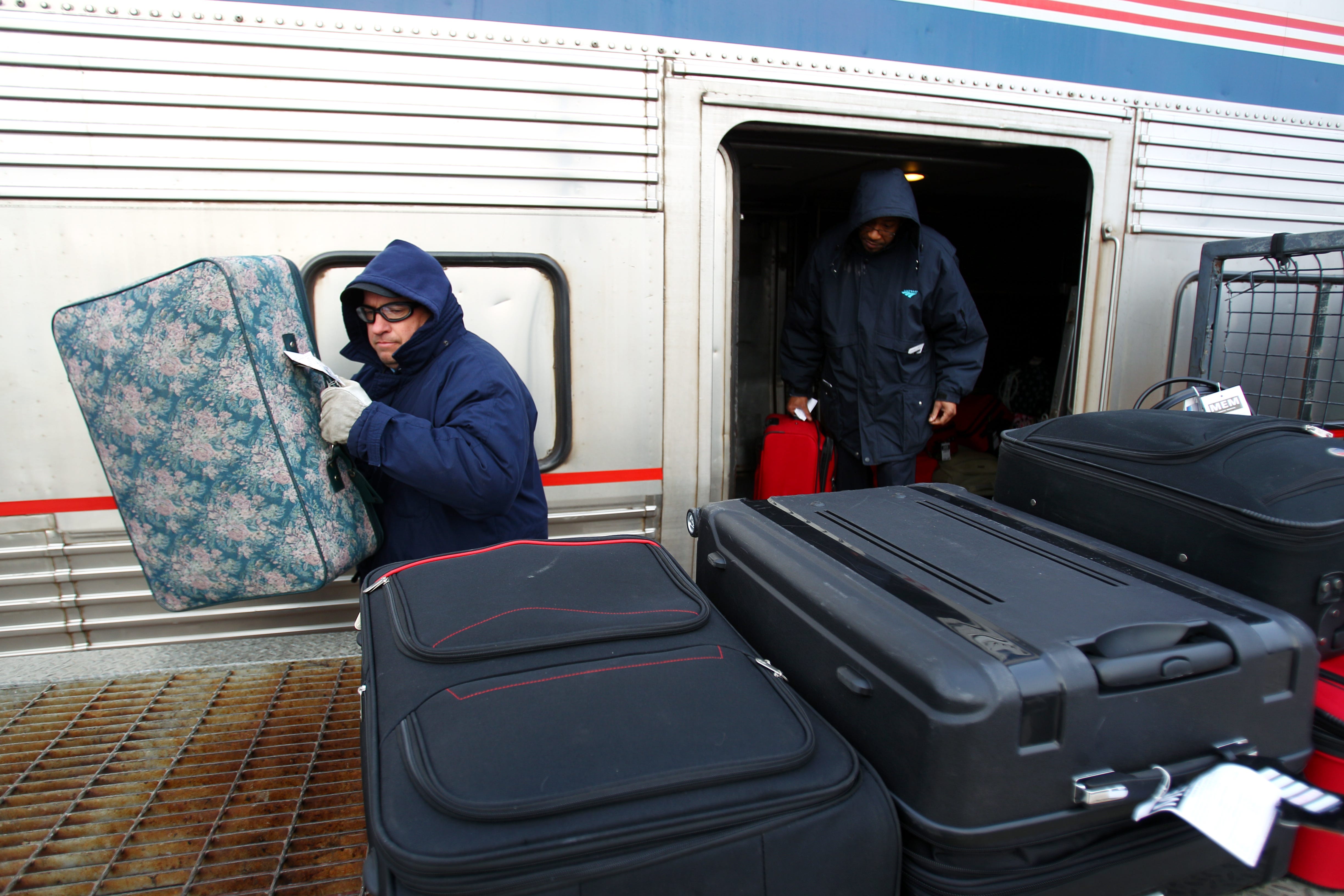 carry on luggage amtrak